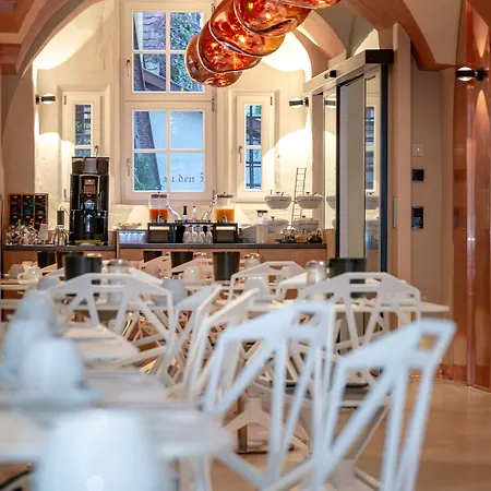 فندق Hezelhof 4*