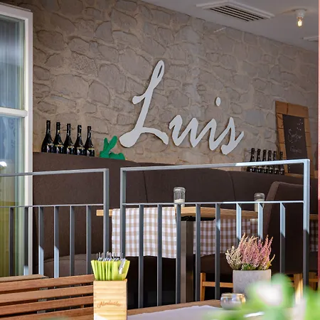 Hezelhof دينكلسبهل