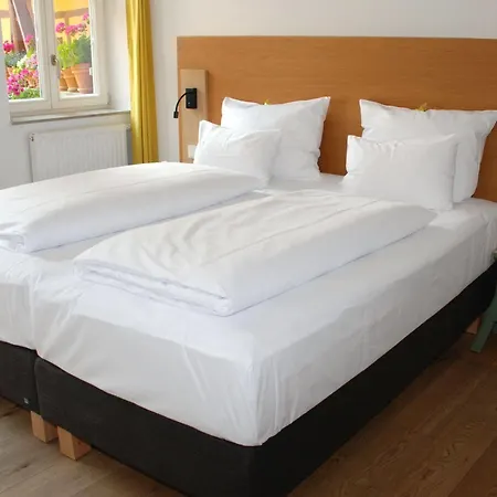 Hezelhof دينكلسبهل